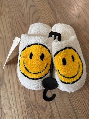 Kids White Terry Slippers with Yellow Smiley Face